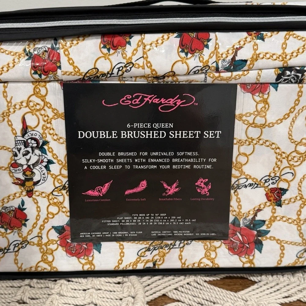 Ed Hardy Queen Sheet Set 6 Pieces White Skulls Roses Chains Hearts NEW